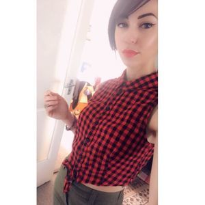 Meet your Posher, Noémi